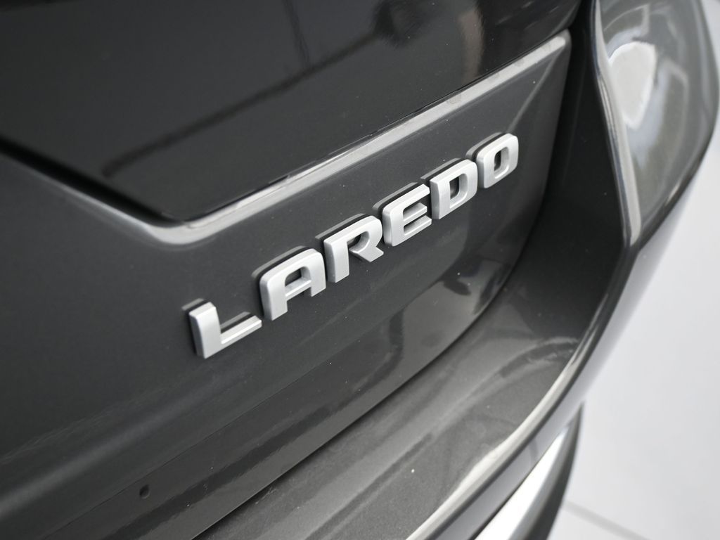 New 2026 Baltic Gray Metallic Clearcoat Jeep Laredo image 35