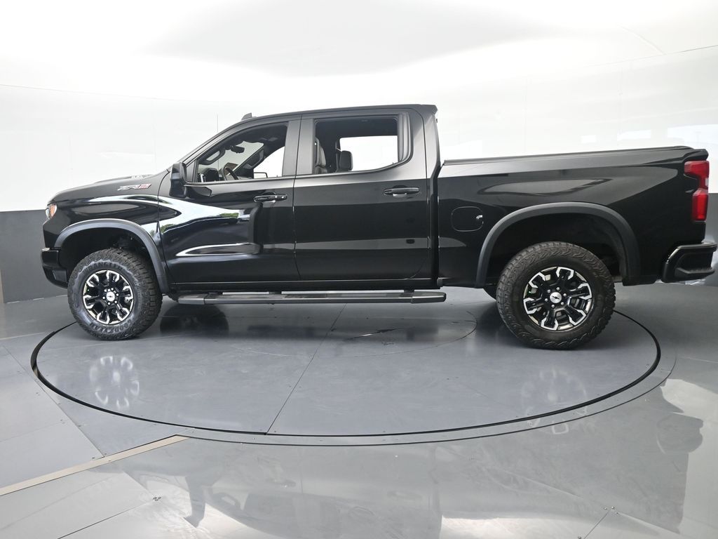 Used 2025 Black Chevrolet ZR2 image 3