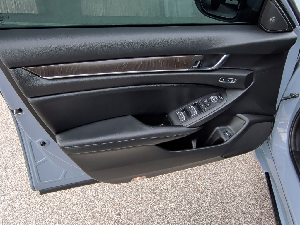 2022 Honda Accord Touring 2.0T - 9