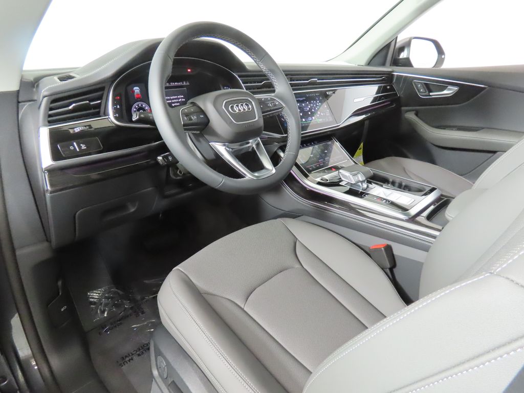 Thumbnail: 2026 Audi Q8 - 29