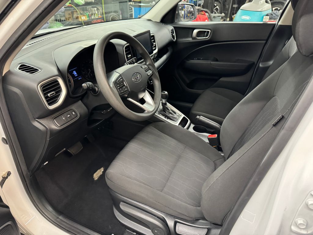 2022 Hyundai Venue SE