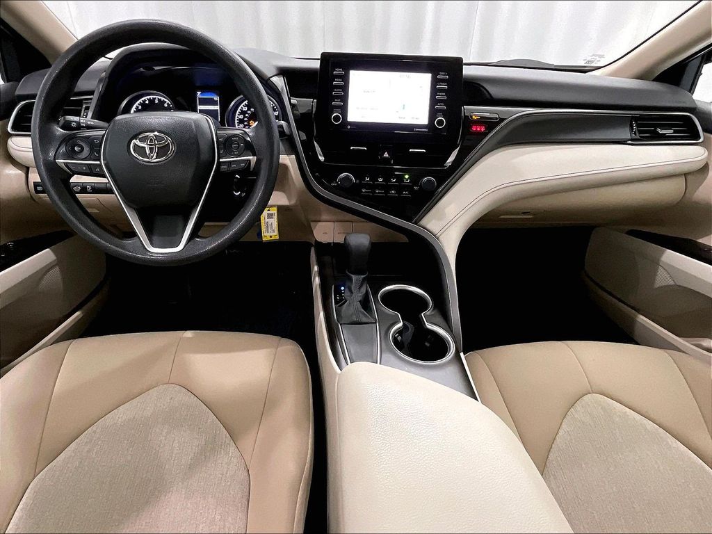 2021 Toyota Camry — photo 21