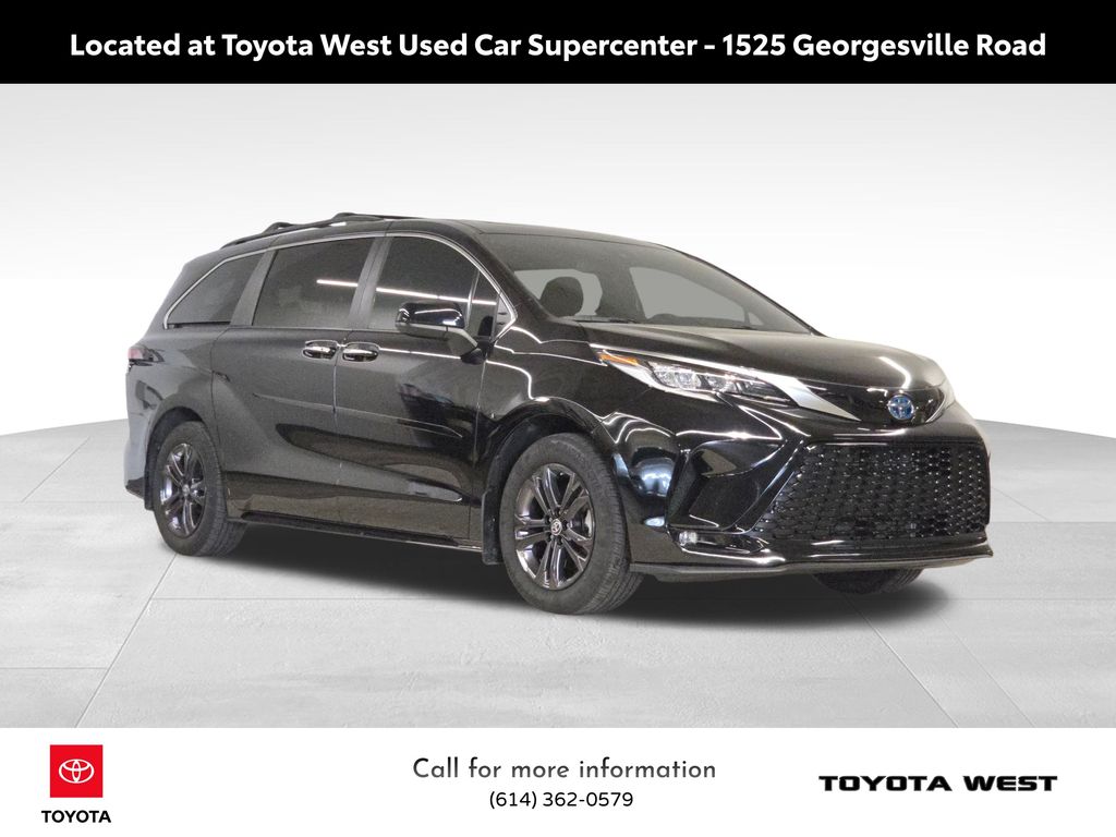 2024 Toyota Sienna XSE photo 3