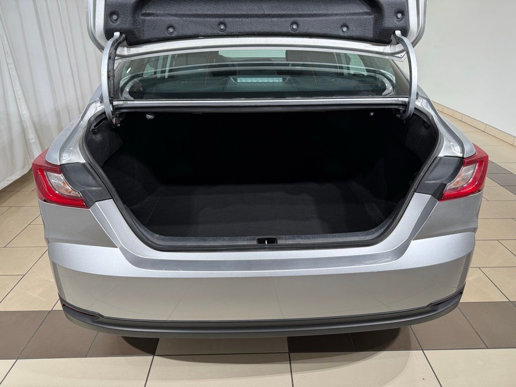 Thumbnail: 2025 Toyota Camry - 11