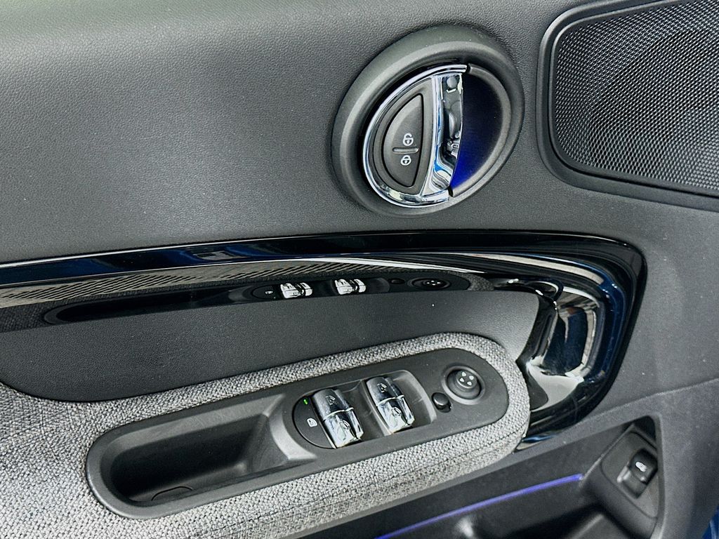 Thumbnail: 2023 MINI Cooper Countryman - 18