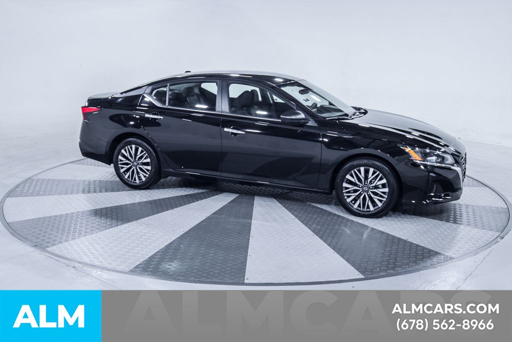 Used 2025 Black Nissan 2.5 SV image 13