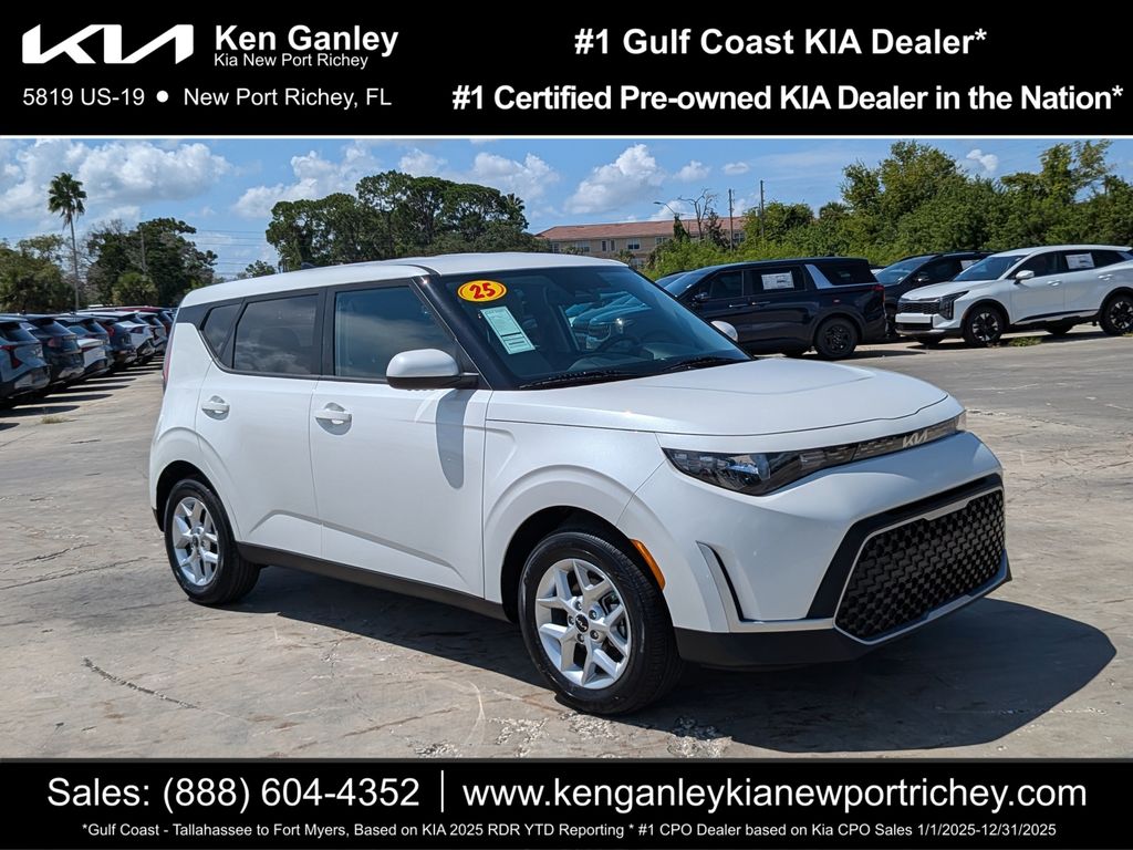 White 2025 Kia Soul SUV / Crossover Front-Wheel Drive Continuously Variable Transmission