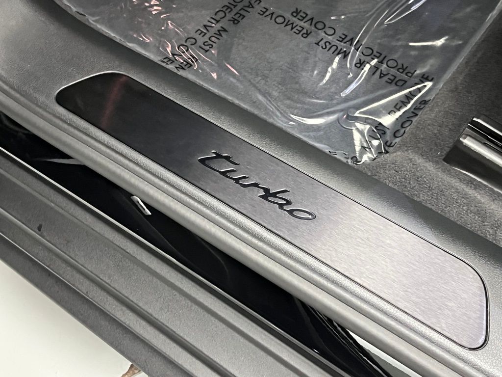 Thumbnail: 2025 Porsche Panamera - 25