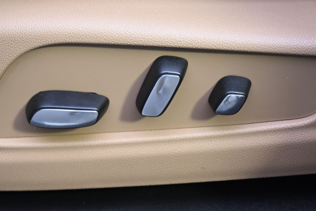 Used 2023 White Cadillac Premium Luxury image 14