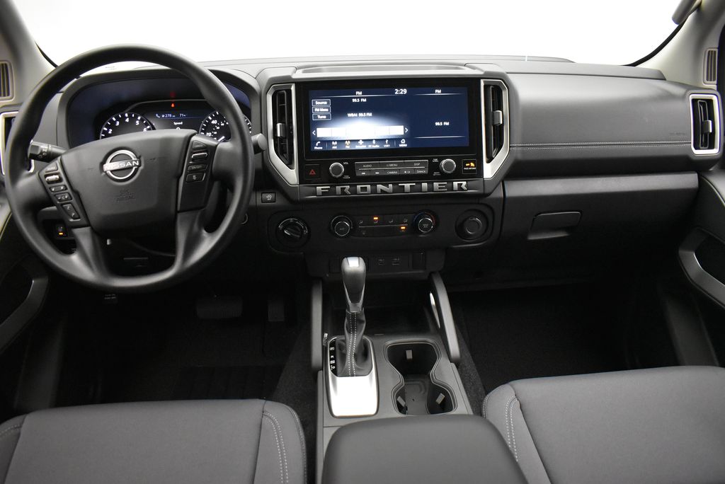 Thumbnail: 2025 Nissan Frontier - 32