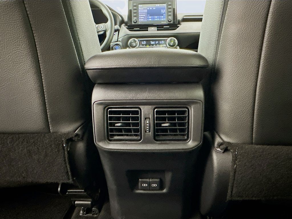 2022 Toyota RAV4 XLE 25