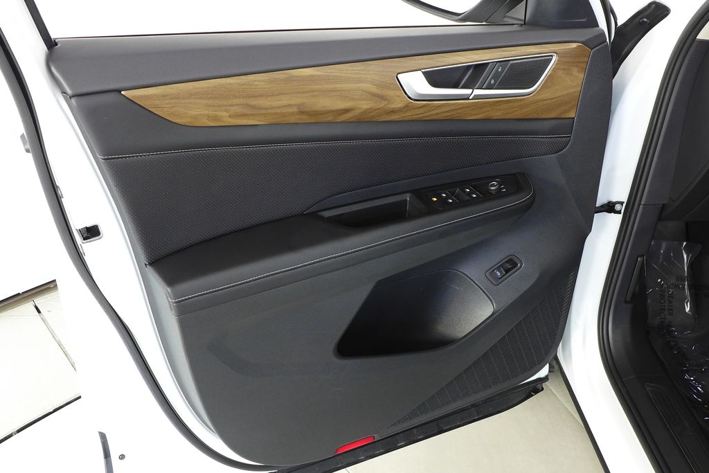 2024 Volkswagen Atlas SE 11