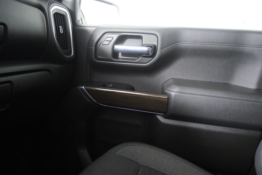 Thumbnail: 2020 Chevrolet Silverado 1500 - 29