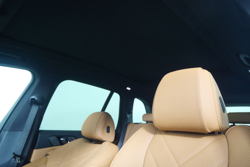 Thumbnail: 2026 BMW X5 - 12