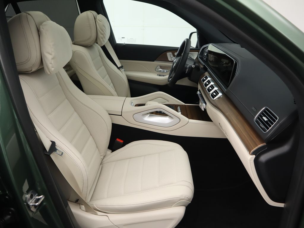 Thumbnail: 2026 Mercedes-Benz GLE - 22