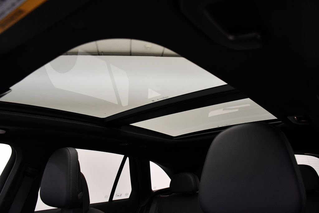 Thumbnail: 2025 Mercedes-Benz GLC - 17