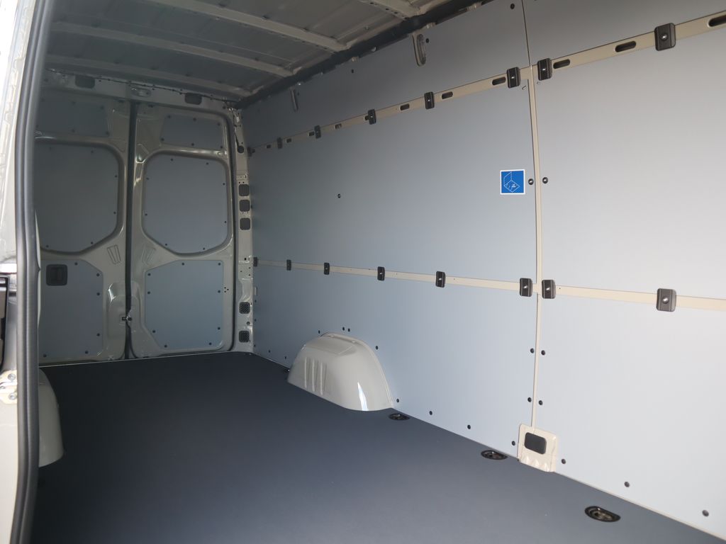 2025 Mercedes-Benz Sprinter 2500 28