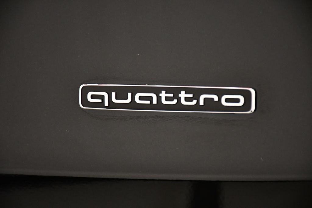 Thumbnail: 2025 Audi Q3 - 10