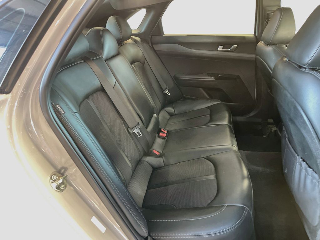 Used 2024 Wolf Gray Kia GT-Line image 28