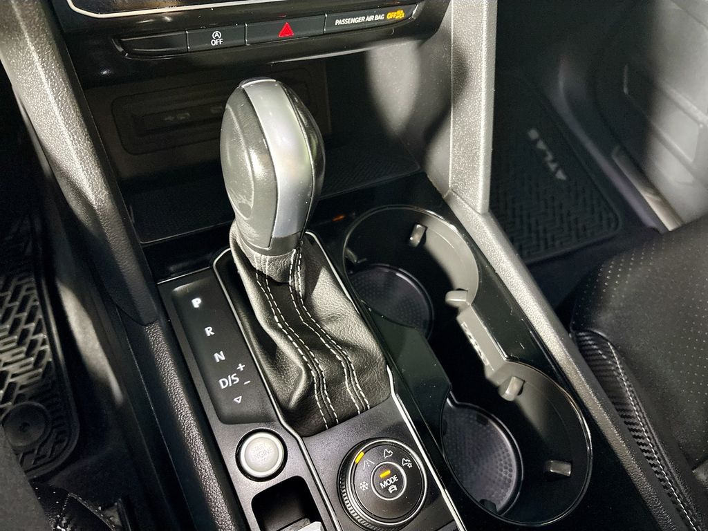 2023 Volkswagen Atlas Cross Sport 3.6L V6 SEL R-Line
