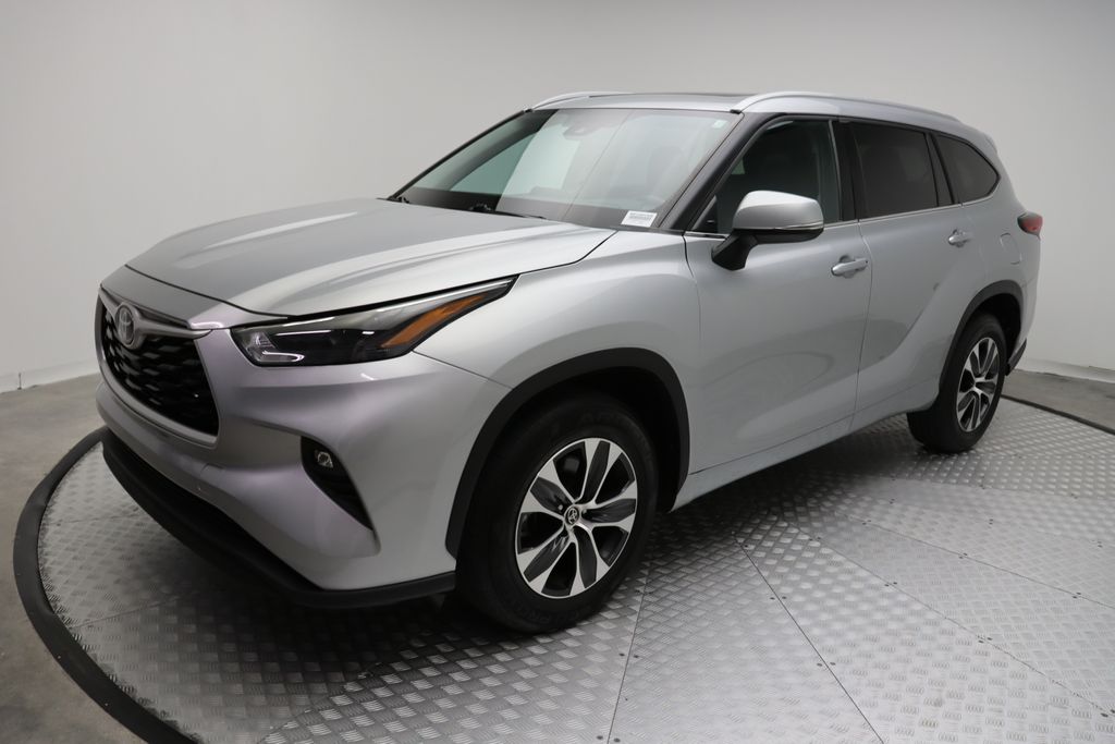 2022 Toyota Highlander XLE -
                West Palm Beach, FL