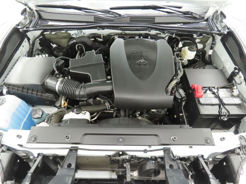 2020 Toyota Tacoma SR5 31