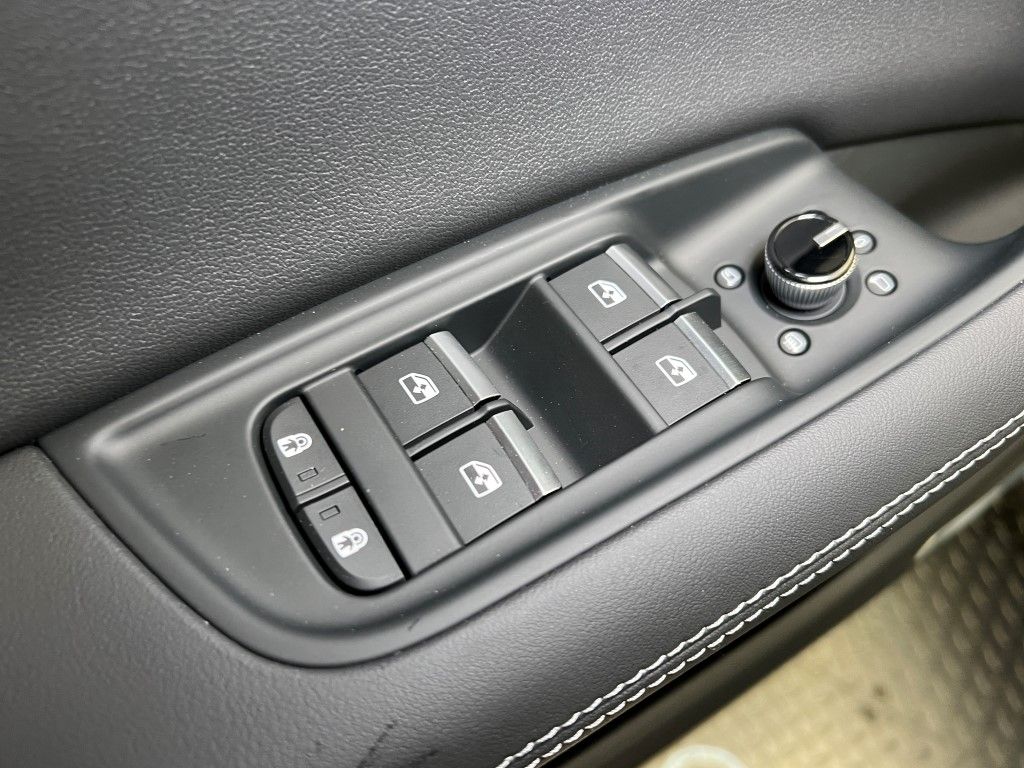 Thumbnail: 2026 Audi Q7 - 32