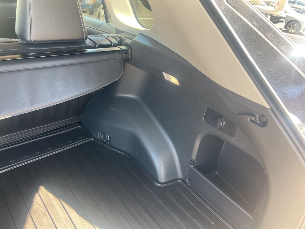 2022 Toyota RAV4 XLE Premium photo