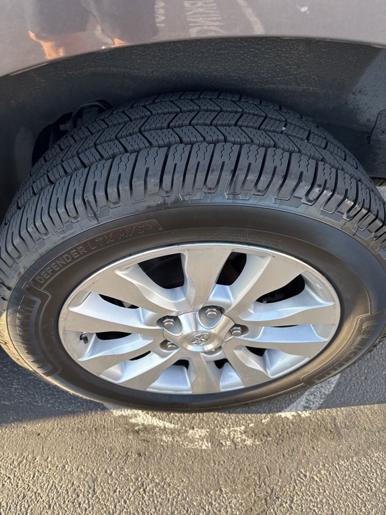 Thumbnail: 2014 Toyota Sequoia - 5