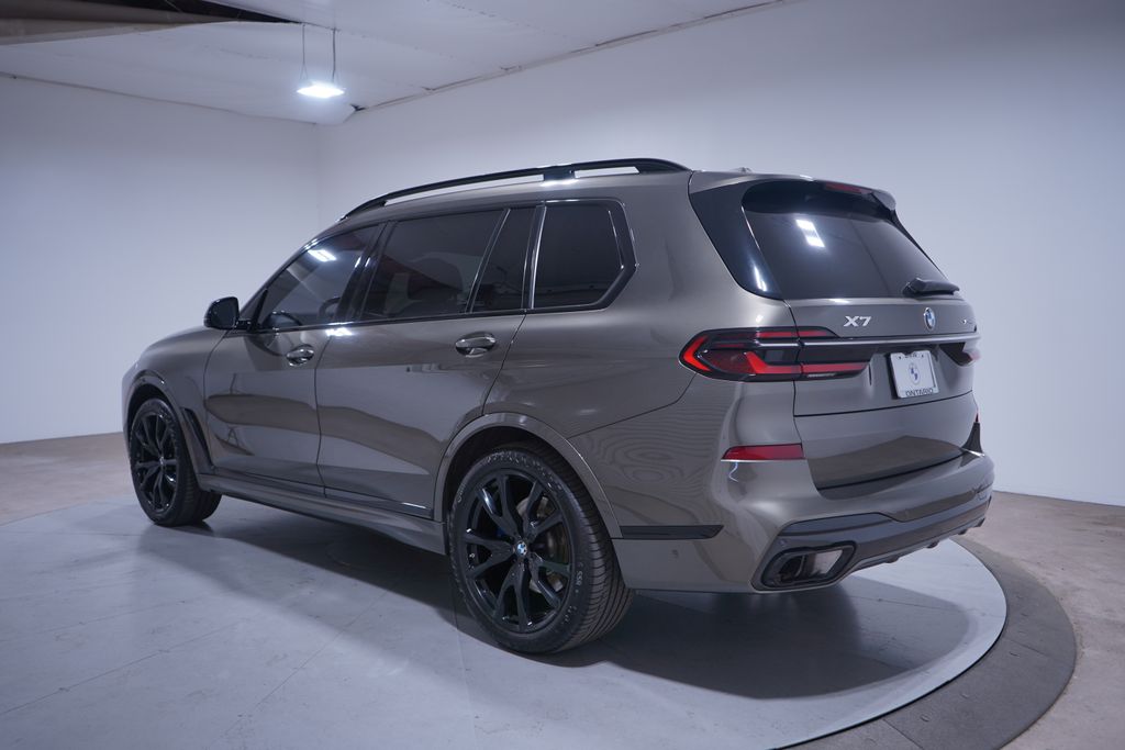 Thumbnail: 2023 BMW X7 - 3