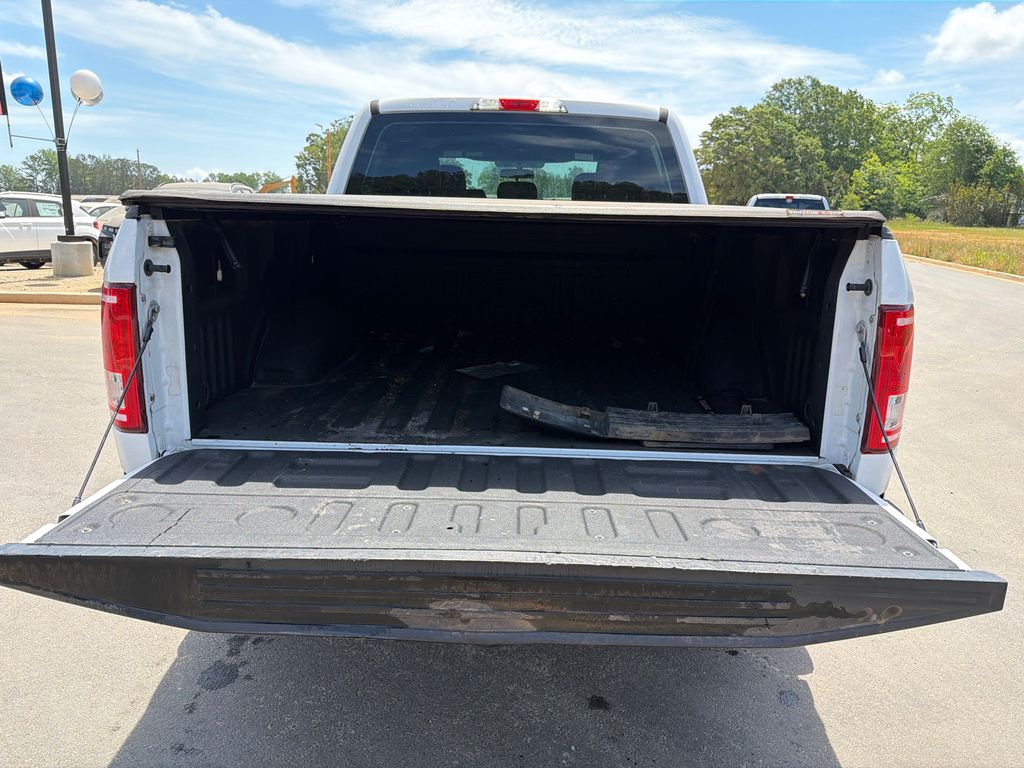 Used 2017 White Ford XL image 18