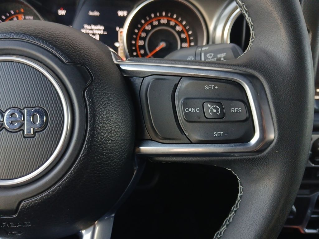 Used Car 2023 Jeep Gladiator  Overland For Sale Under $35,000 In Austin, Texas