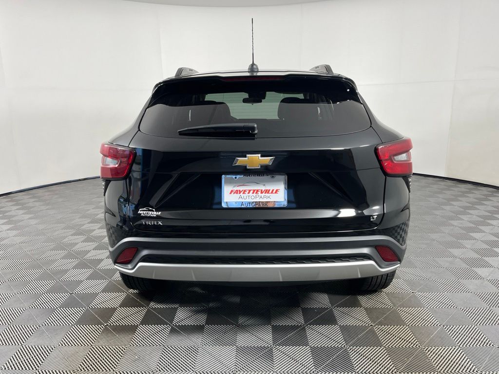 Thumbnail: 2025 Chevrolet Trax - 8