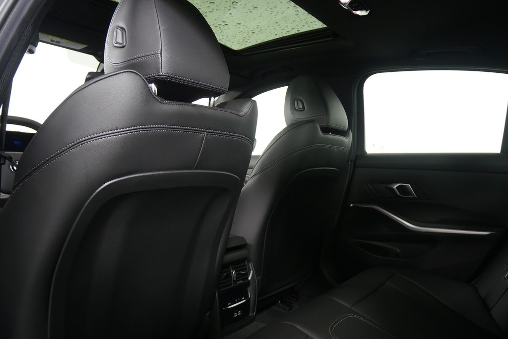 Thumbnail: 2025 BMW 3 Series - 19