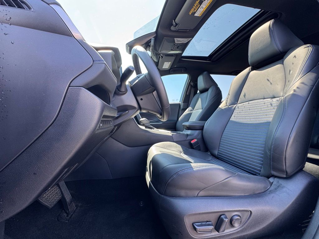 2025 Toyota RAV4 Hybrid XSE Wind Chill Pearl/Midnight Black Metallic - Jim Hudson Acura - Image 17