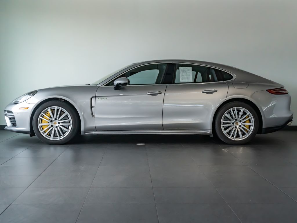 Certified Used 2018  Porsche Turbo S image 2