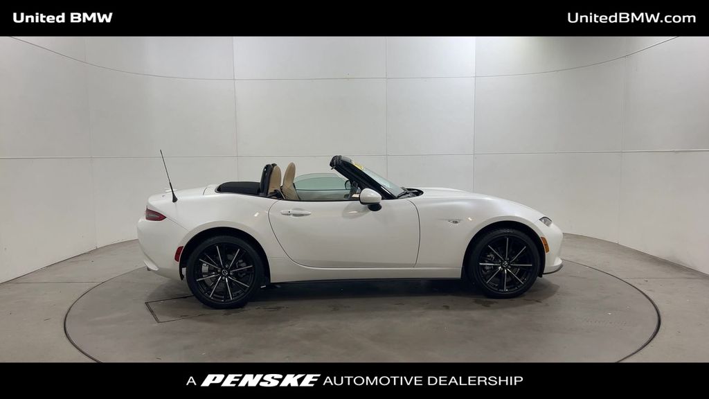 Thumbnail: 2024 Mazda MX-5 Miata - 9