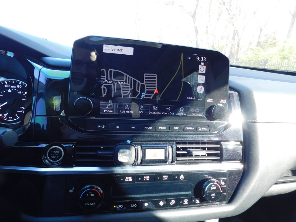 Thumbnail: 2023 Nissan Pathfinder - 10