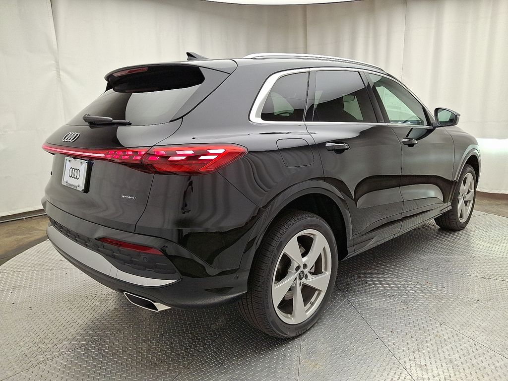 Thumbnail: 2025 Audi Q5 - 3