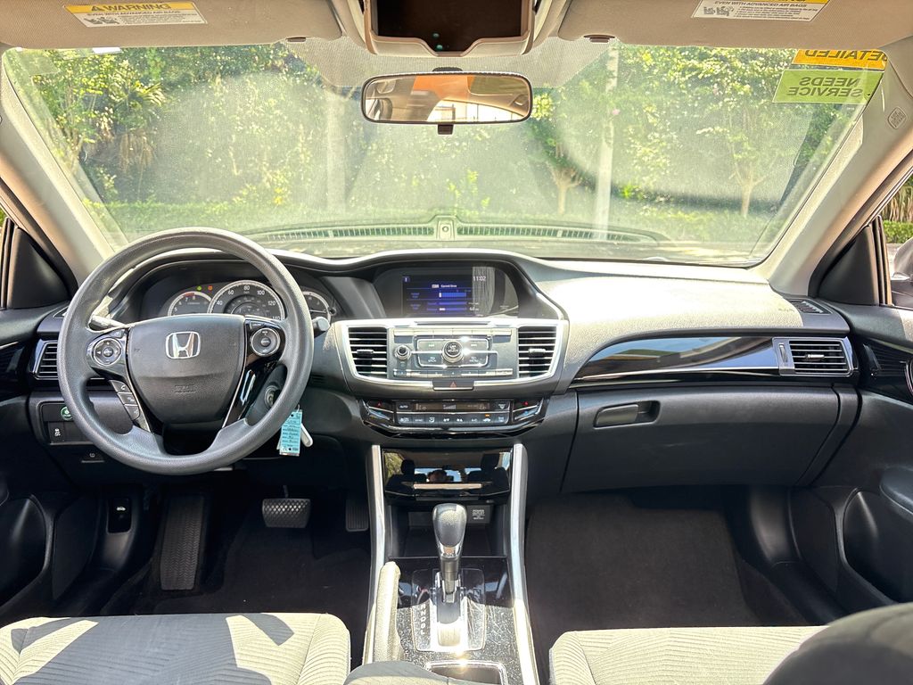 Used 2016  Honda LX image 8