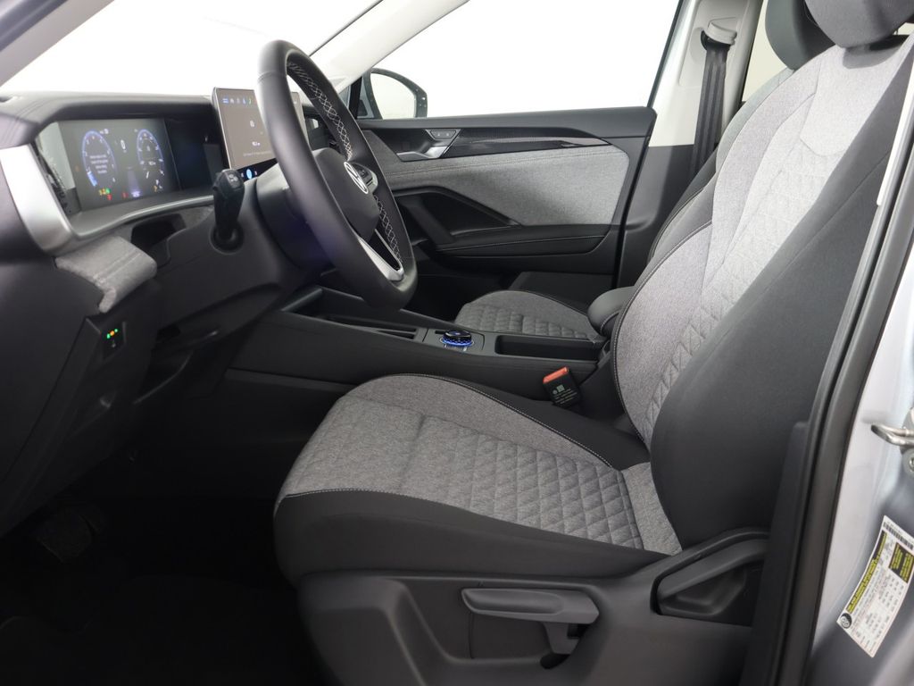 2025 Volkswagen Tiguan S - Photo 16