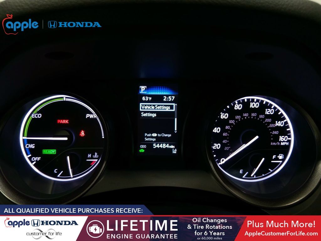 2022 Toyota Camry SE Hybrid