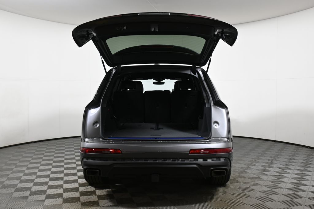 Thumbnail: 2026 Audi Q7 - 30