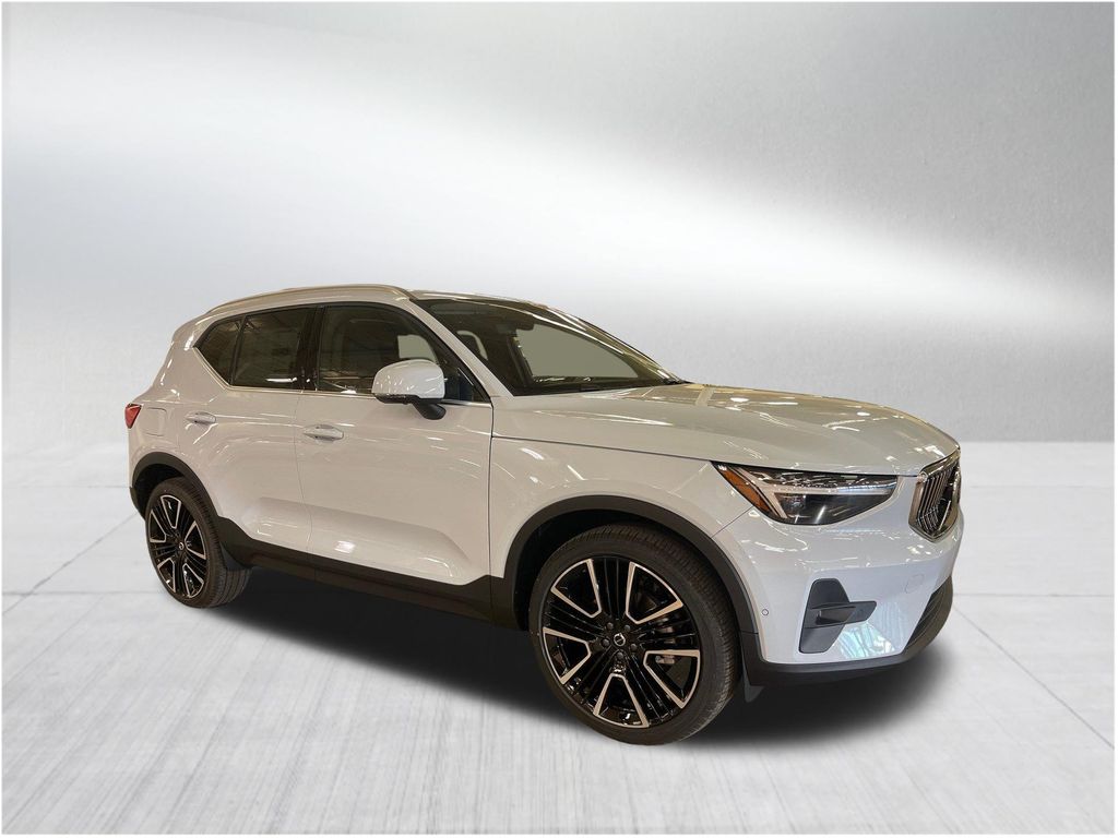 2024 Volvo XC40 Ultimate photo