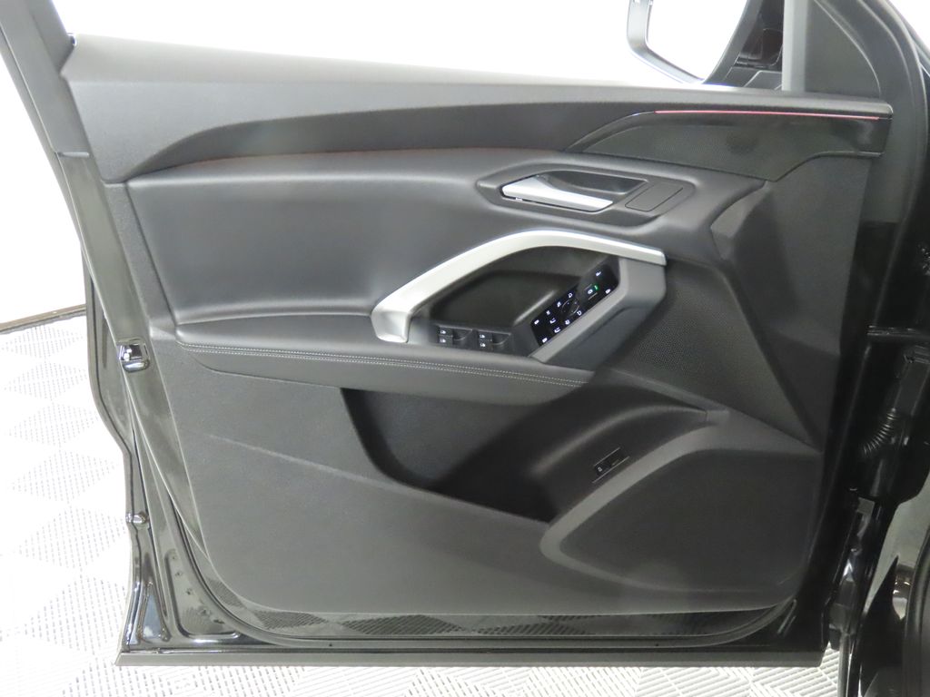 Thumbnail: 2025 Audi Q5 - 27