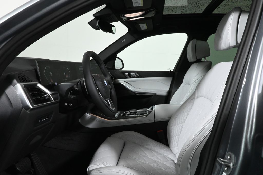 Thumbnail: 2026 BMW X5 - 3