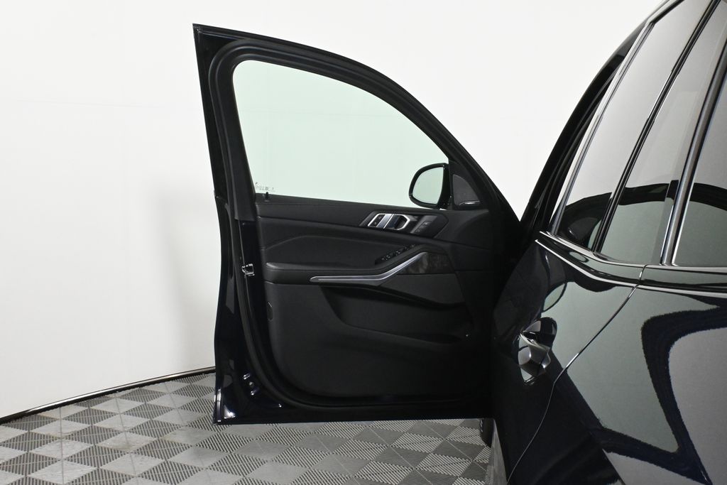 Thumbnail: 2026 BMW X5 - 30