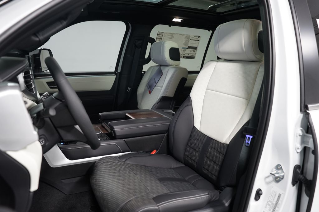 Thumbnail: 2025 Toyota Sequoia - 31