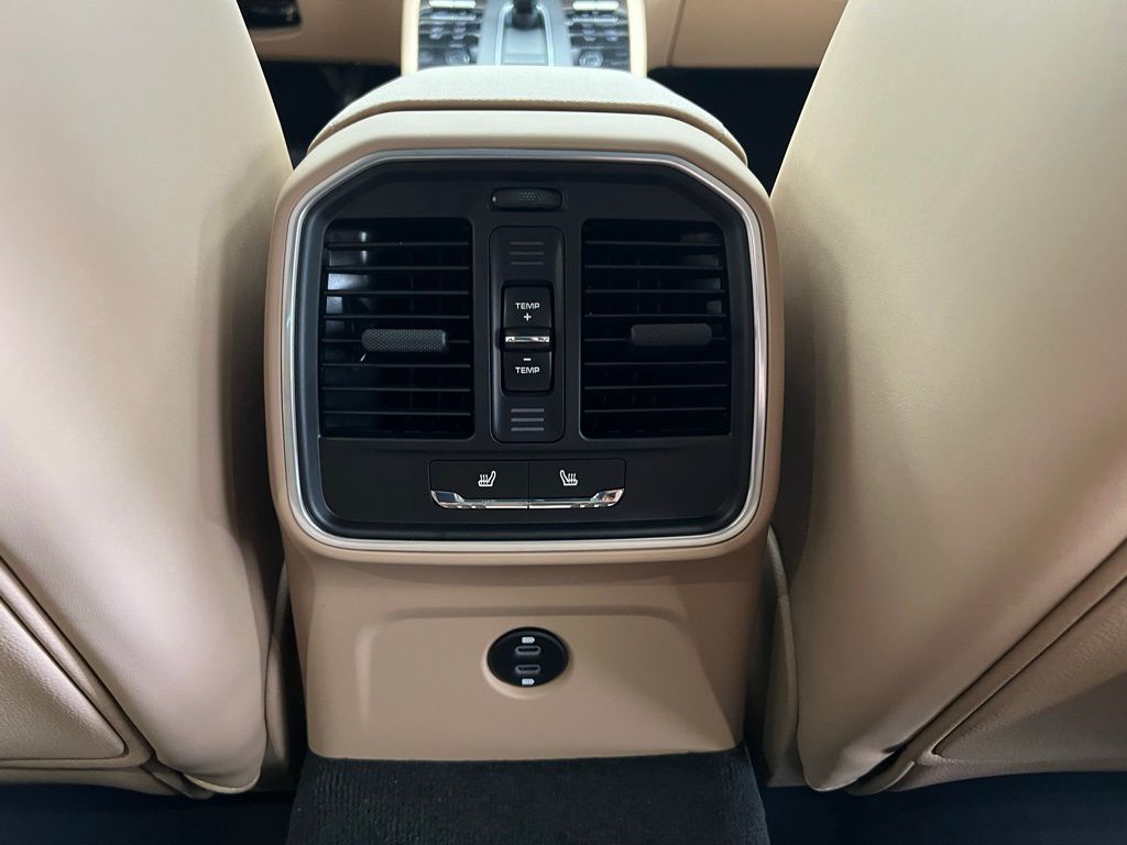 Thumbnail: 2025 Porsche Macan - 17