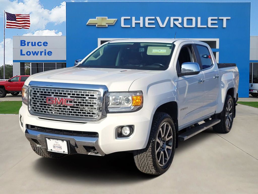 Summit White 2017 GMC Canyon Pickup Truck Four-Wheel Drive 6-Speed Automatic